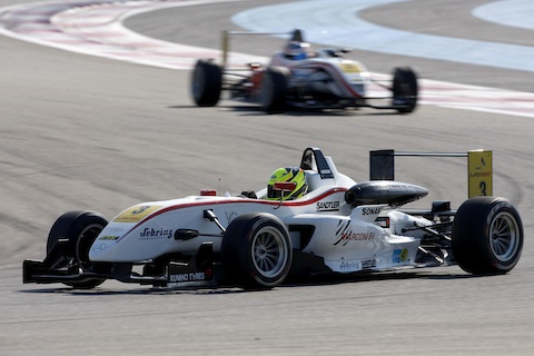110402_f3_r2_melker_action